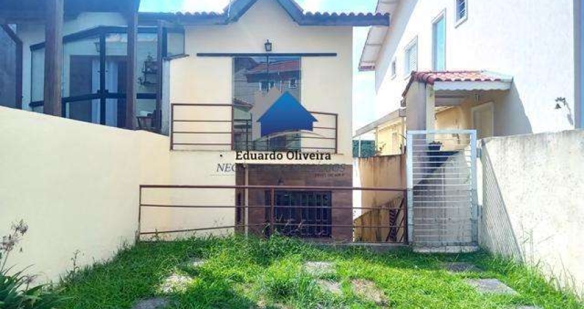Casa a venda com piscina em Cotia