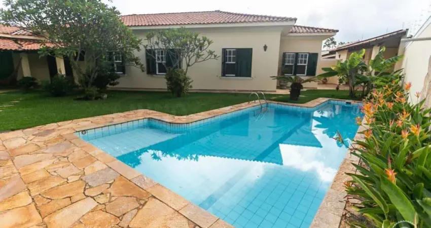 Casa à venda, 4 quartos, 1 suíte, 4 vagas, Centro - Águas de São Pedro/SP
