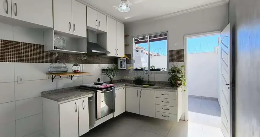 Casa para Venda em Atibaia, Nova Atibaia, 2 dormitórios, 2 banheiros, 2 vagas