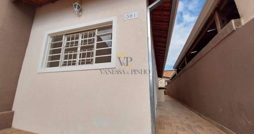 Casa para Locação em Atibaia, Nova Cerejeira, 2 dormitórios, 1 banheiro, 2 vagas