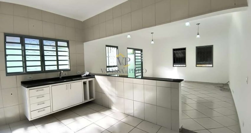 Casa para Locação em Atibaia, Jardim das Cerejeiras, 3 dormitórios, 1 suíte, 2 banheiros, 2 vagas