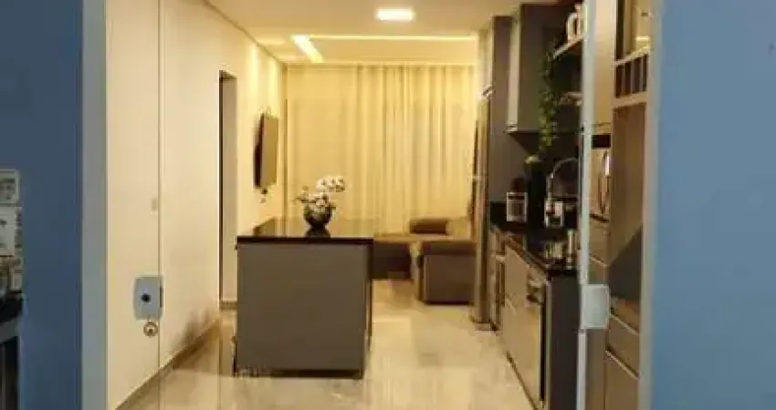 CASA AMPLA COM 3 DORMITÓRIOS (1 SUITE), COZINHA PLANEJADA E GARAGEM PARA 3 CARROS COM CHURRASQUEIRA
