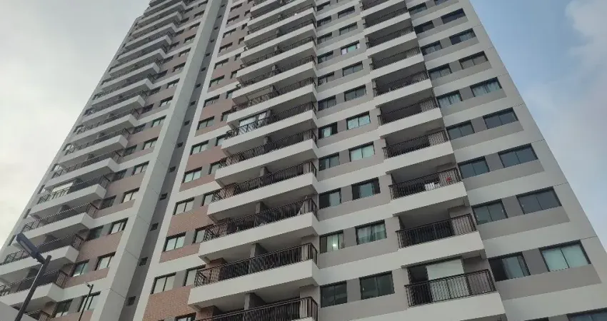 Apartamento novo e projetado, dois quartos, varanda e lazer completo.