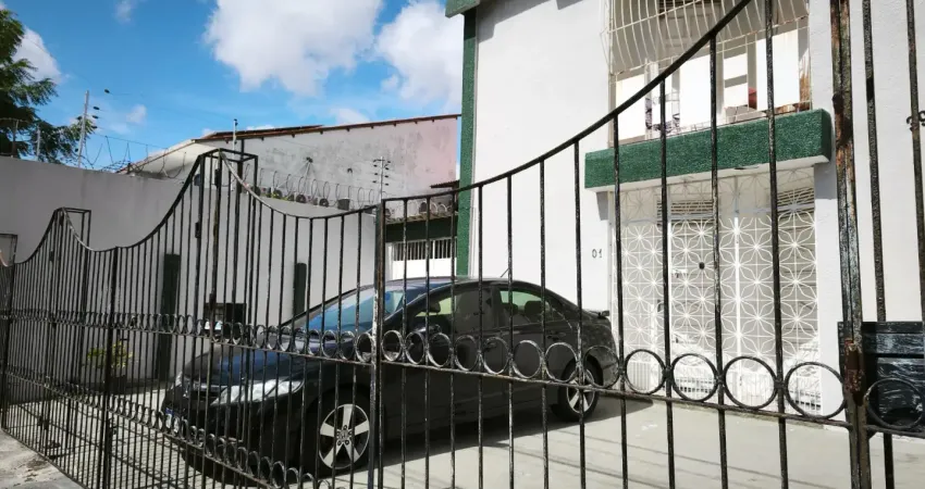 Apartamento à venda com 77 mts 3 quartos quintal 2 vagas no montese em fortaleza- ceara.