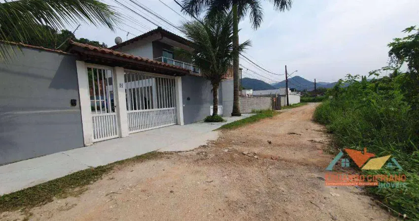 Sobrado com 2 dormitórios à venda, 100 m² por R$ 423.500,00 - Massaguaçu - Caraguatatuba/SP