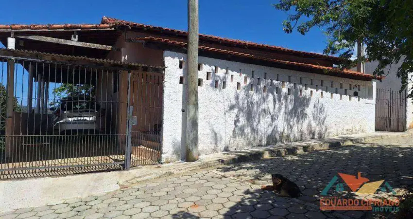 Casa com 3 dormitórios à venda, 250 m² por R$ 550.000,00 - Santa Edwiges - Paraibuna/SP