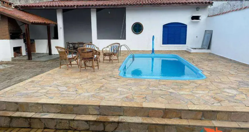 Casa com 3 dormitórios à venda, 150 m² por R$ 690.000,00 - Pontal de Santa Marina - Caraguatatuba/SP