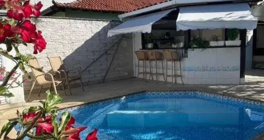 Casa linear vazia  à venda em Piratininga - Niterói- Rio de janeiro
