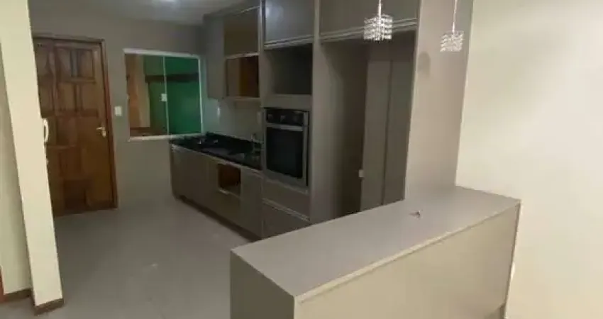 Casa duplex  vazia para venda em  Itaipu - Niterói - Rio de Janeiro