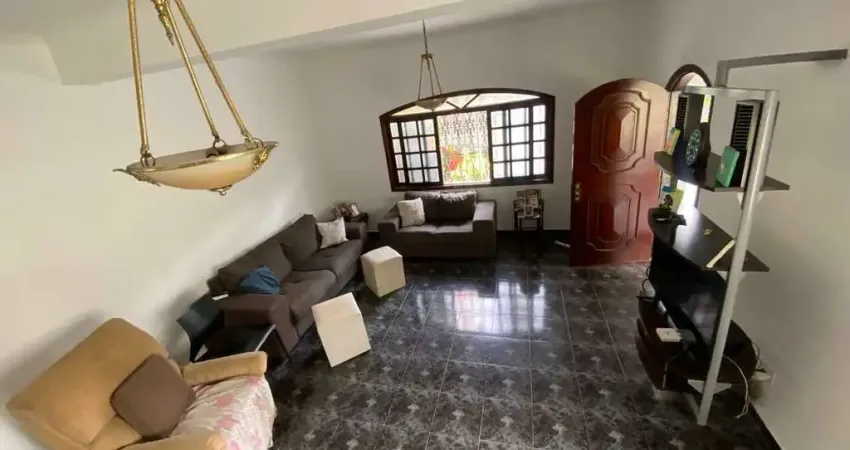 Vende-se sobrado de 3 dorm/ Vila Valença-SV por R$ 930.000