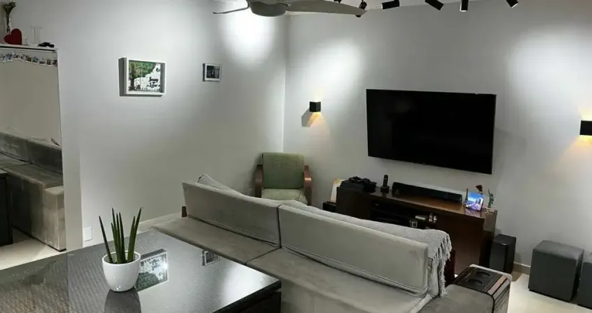Vende-se apto na Ponta da Praia de 2 dorm/sala/cozinha/banheiro