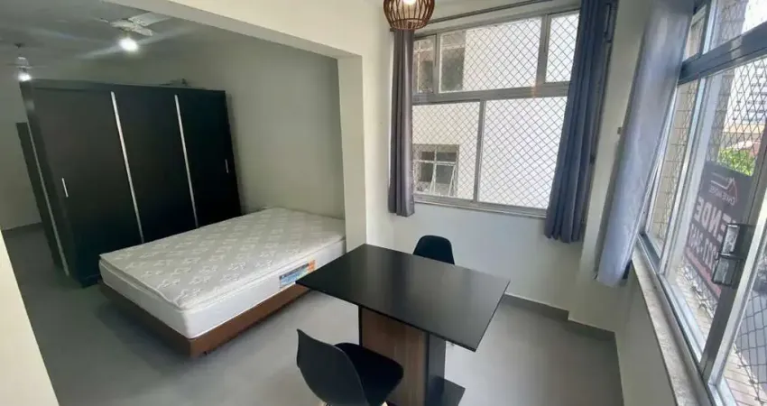 Vende-se apartamento amplo de 2 dorm/porteira fechada/manobrista