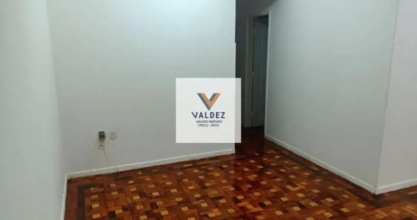 Vende-se apto de 3 dorm c/ armários embutidos/2 wc (social e de serviço)/2 salas (estar e jantar)