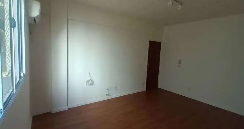 Vende-se sala living/ 1 vaga de garagem/ canto do forte/ praia grande