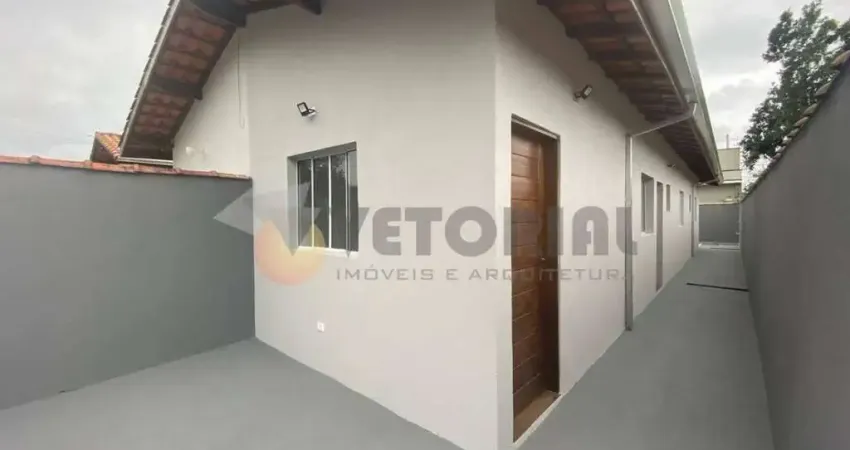 Casa à venda em Caraguatatuba, Balneário dos Golfinhos, com 2 quartos, 61m²