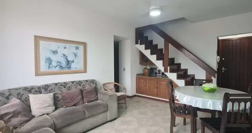 R$ 930.000 - cobertura / triplex à venda, malibu, praia do forte, cabo frio, rj.
