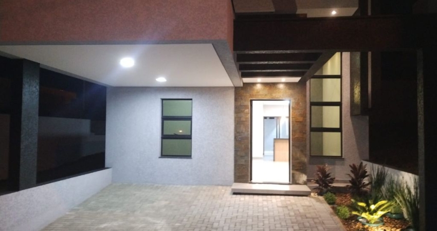 Casa Nova - 3 Dorms (1 Suíte) - 118m² - Acabamento de Luxo - R$ 735.000'
