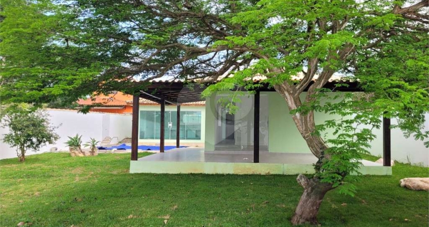 Condomínio com 3 quartos à venda em Caravelas - RJ