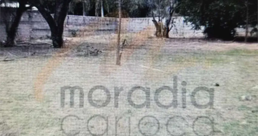 Terreno à venda em Armação - RJ