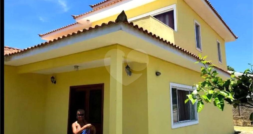 Condomínio com 3 quartos à venda em Rasa - RJ