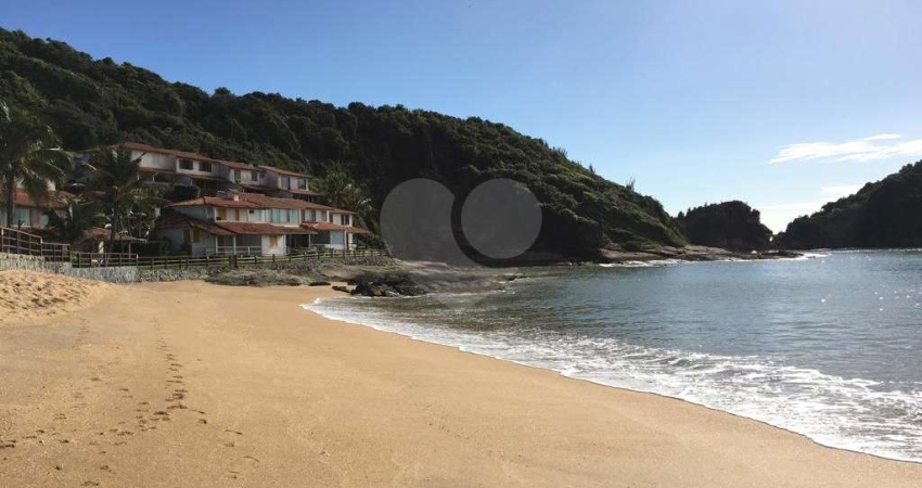 Terreno à venda em Praia Rasa - RJ