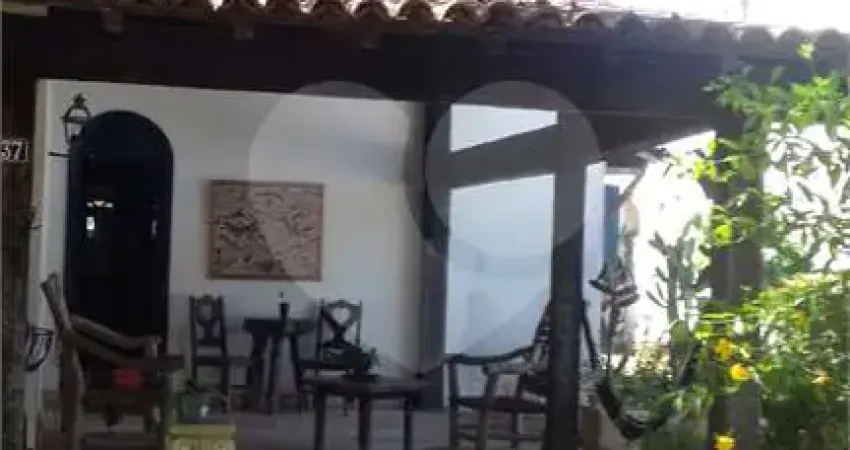 Casa com 6 quartos à venda em Jardim Arco Íris - RJ