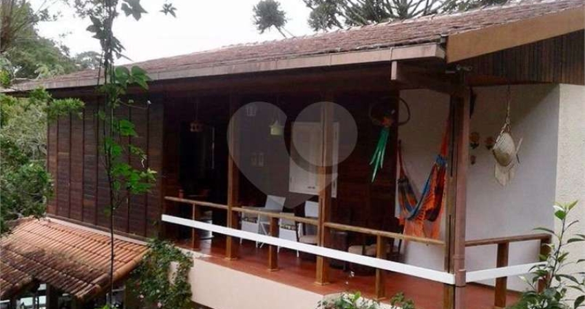 Casa com 6 quartos à venda em Parque Do Imbui - RJ