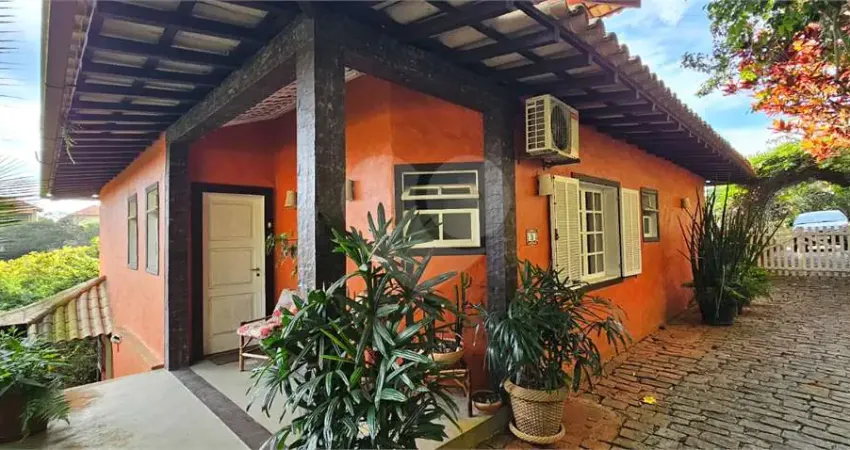 Condomínio com 4 quartos à venda em João Fernandes - RJ