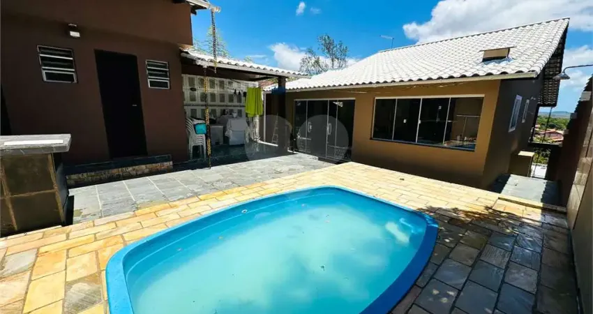 Casa em condomínio fechado com 3 quartos à venda no Peró, Cabo Frio