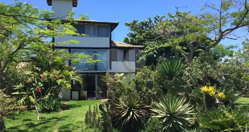 Casa com 4 quartos para alugar na Marina, Armação dos Búzios