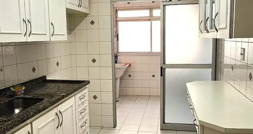 Ótimo apartamento com 89m2 de área útil, 03 dormitórios, sendo 01 suíte, sala ampla, varanda, andar alto, vista livre, 02 vagas de garagem, estado impecável de conservação.