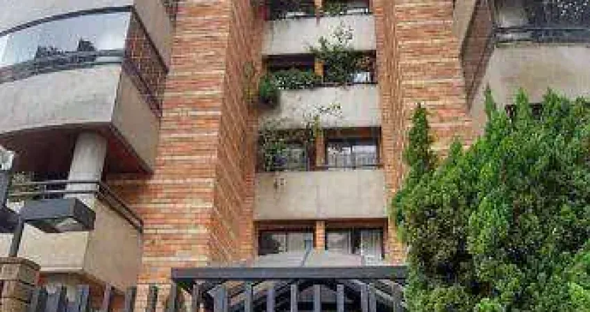 Apartamento em Moema pássaros 4 vagas mais depósitos, 4 dor. sendo 3 suítes, 220m²