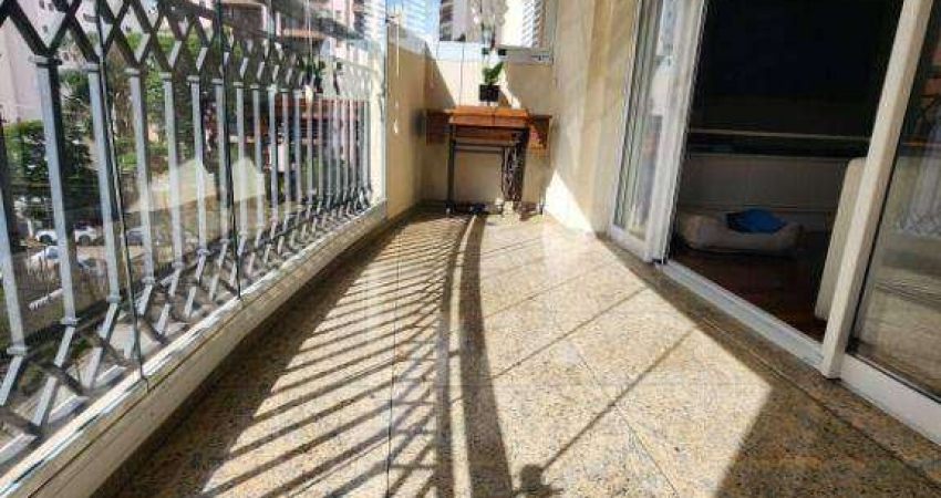 Lindo apartamento com 3 dormitórios, sendo 1 suíte, sacada, e 2 vagas de garagem, em Moema
