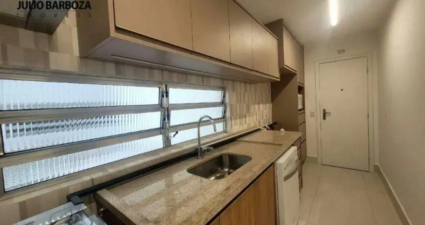 Apartamento com 110m²,reformado,janelas blindadas,com 3 dormitórios, sendo 1 suíte, dep. de serviço, e 1 vaga de garagem