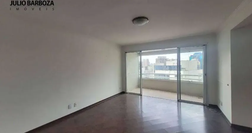 Apartamento no Clube Meoma, com 3 dormitórios, sendo1 suíte, lavabo e 2 vagas de garagem