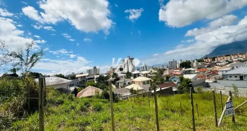 Terreno à venda na Rua Tomáz Domingos da Silveira, 1, São Sebastião, Palhoça
