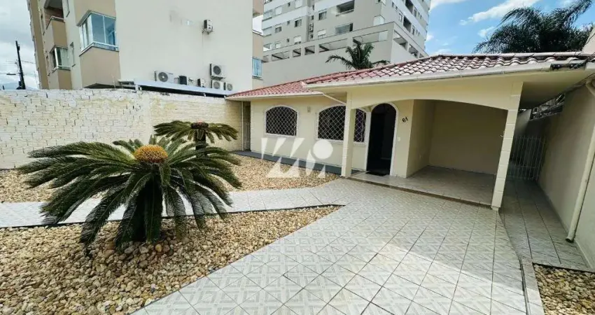 Casa com 3 quartos à venda na Rua Vinte e Um de Abril, 1, Centro, Palhoça