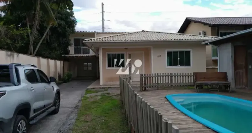 Casa 3 Quartos com Piscina - São Sebastião