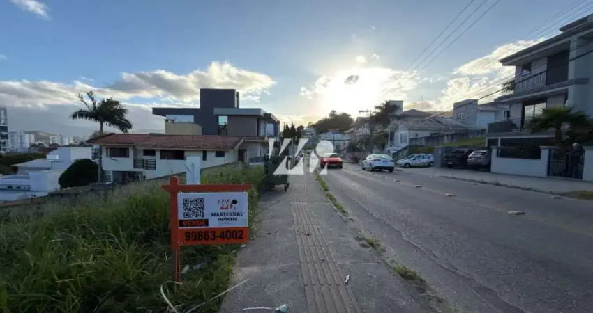 Terreno à venda na Avenida dos Lagos, 1, Pedra Branca, Palhoça