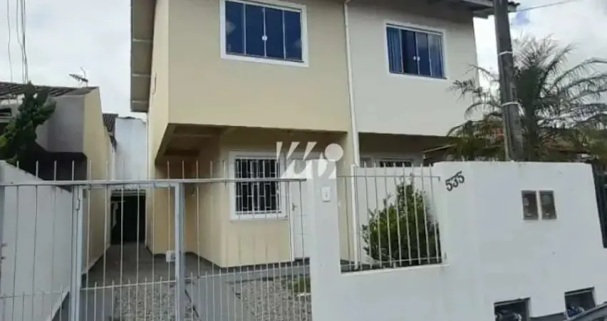 Lindo sobrado com 2 quartos e area externa com churrasqueira - imv