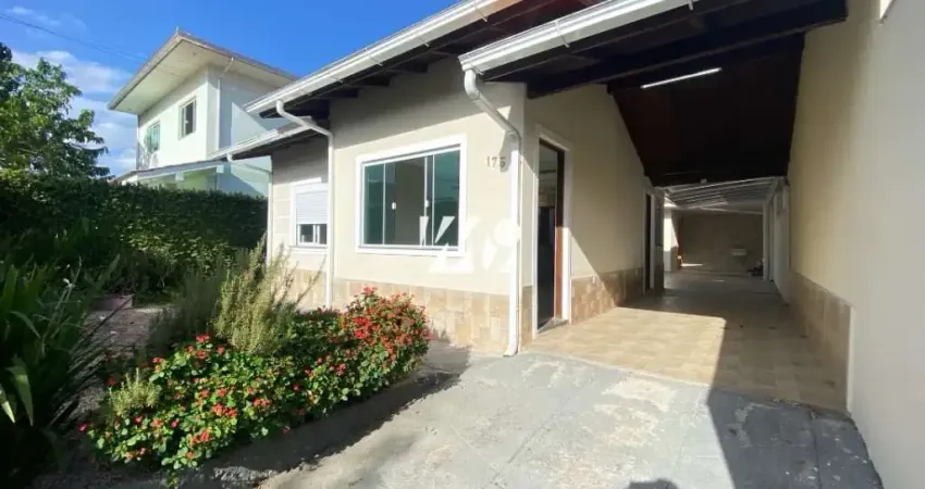 Casa com 3 quartos à venda na Rua dos Ipês Amarelo, 175, Madri, Palhoça