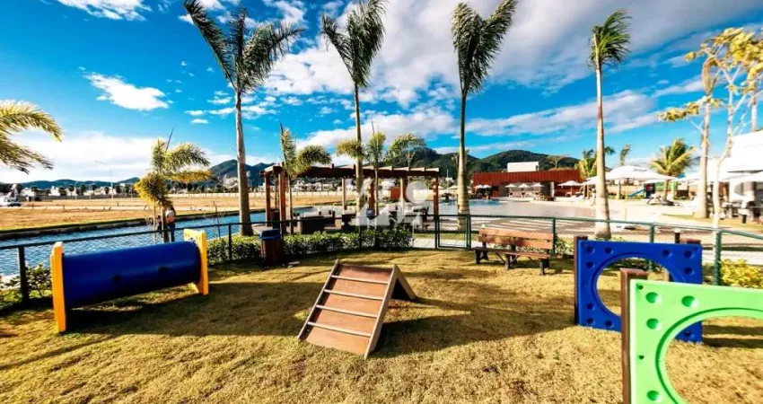 Terreno à venda na Avenida Deltaville, 341, Beira Rio, Biguaçu