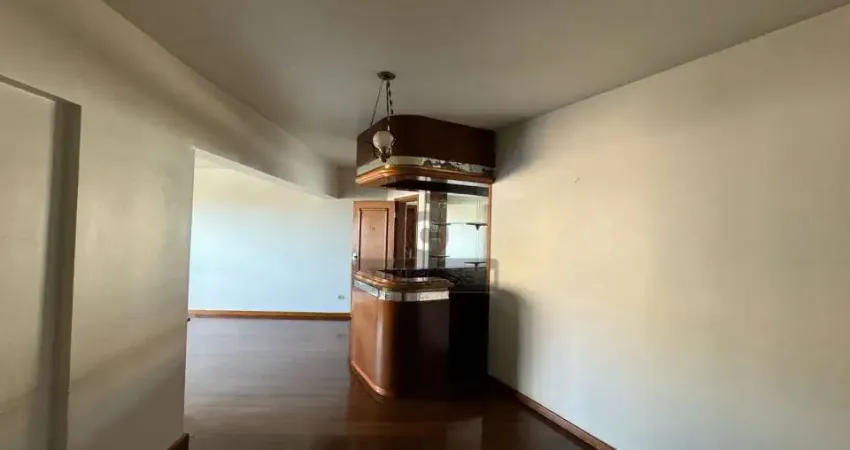 Apartamento com 4 quartos para alugar na Avenida Maringá, 1135, Vitória, Londrina