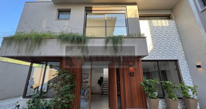 Sobrado com 4 dormitórios à venda, 260 m² por R$ 2.850.000,00 - Juquehy - São Sebastião/SP