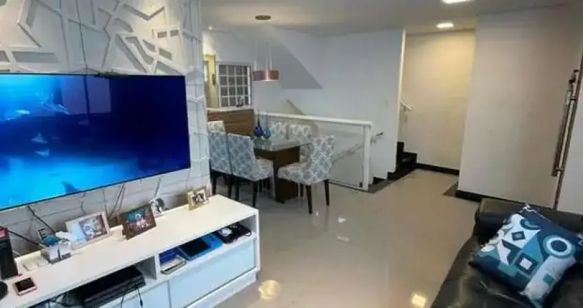 Casa em condomínio com 3 quartos e 2 vagas – 104m² por R$ 745 mil