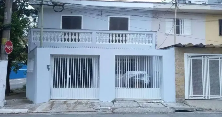 Sobrado espaçoso de 200m² com 3 dormitórios, 3 vagas e área gourmet!