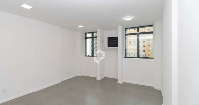 Sala comercial com 1 sala para alugar na Avenida Sete de Setembro, 5388, Batel, Curitiba