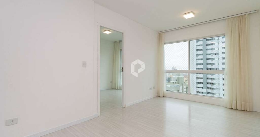 Apartamento com 1 quarto para alugar na Avenida Marechal Floriano Peixoto, 696, Centro, Curitiba