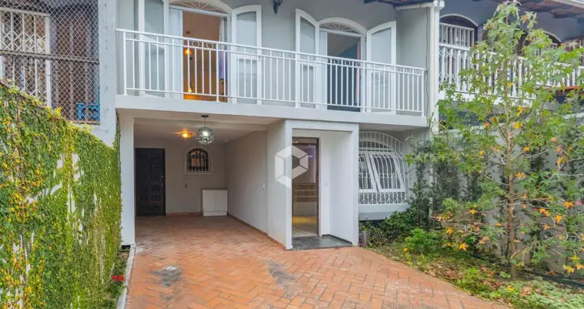 Casa com 3 quartos para alugar na Rua Purus, 94, Bacacheri, Curitiba