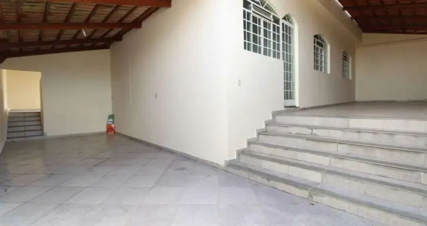 Casa à venda, 3 quartos, 2 vagas, Santa Rosa - Divinópolis/MG